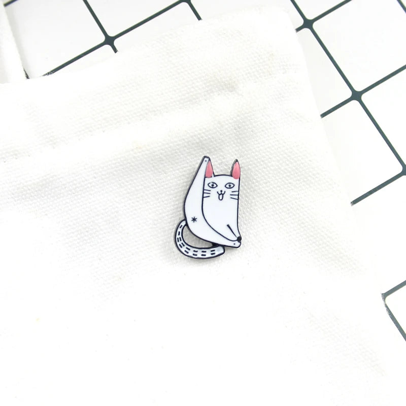 Funny Naughty White Kitten Brooch Long Tail and Long Legs Fashion Women Enamel Lapel Pin Jackets Bag Hat Badge Gift