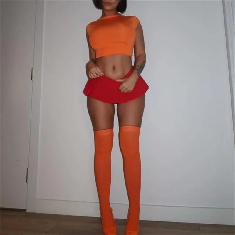 Halloween Scooby Doo Daphne disfraz de Cosplay de tres piezas para mujer Camiseta corta de manga corta plisada minifalda calcetines altos hasta el muslo naranja